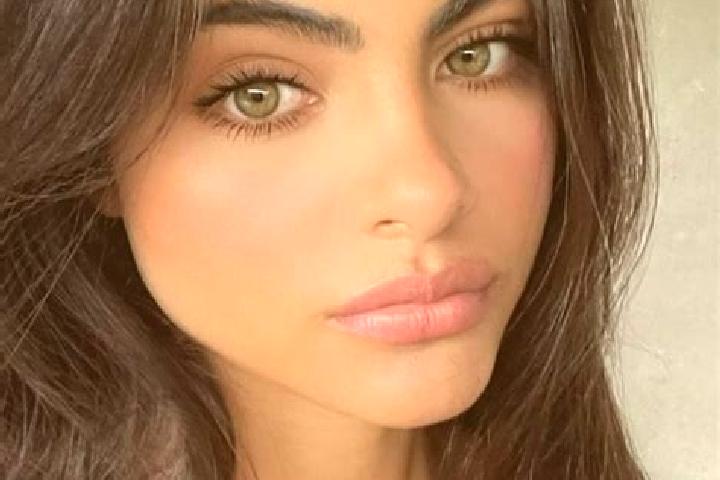 Eleanor, 36, a brunette dark-eyed slavic companion based in Krasnoflotskoye. Offering Tantra, CIM, Massage. Available for incall and outcall, overnight booki...