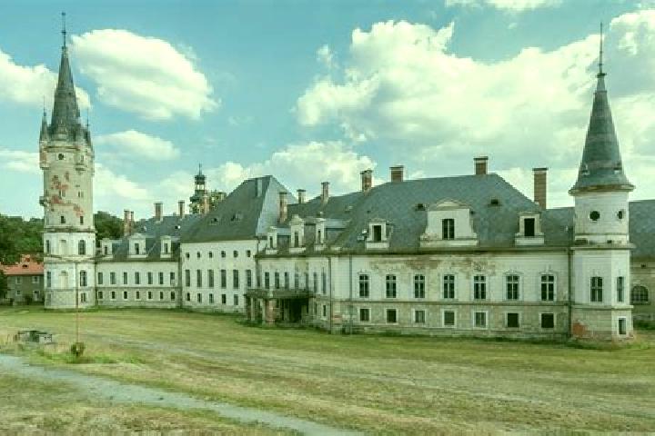 Eleanor, 36 — Escort in Bozkow, Poland