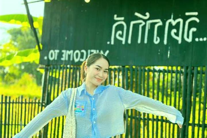 Eleanor, 36 — Escort in Sawang Daen Din, Thailand
