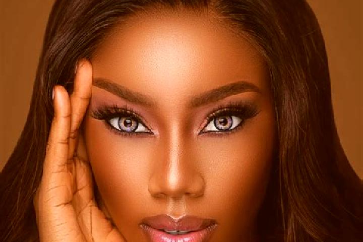 Eleanor, 37, a chestnut blue-eyed ebony companion based in Yagodnoye. Offering Striptease, BDSM, Dinner Date, Roleplay. Available for incall and outcall, ove...