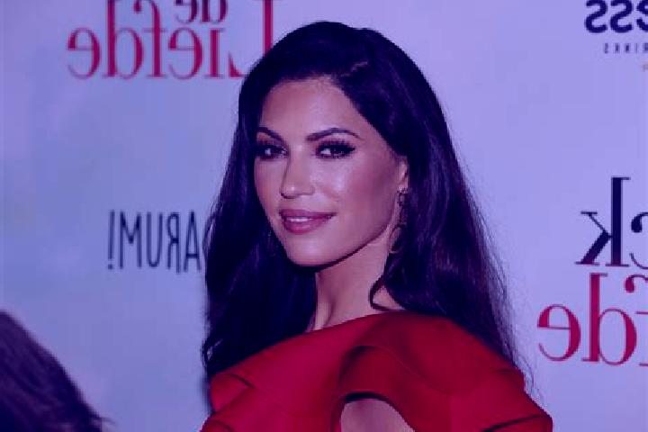 Eleanor, 39 — Escort in Gerdian, Iran