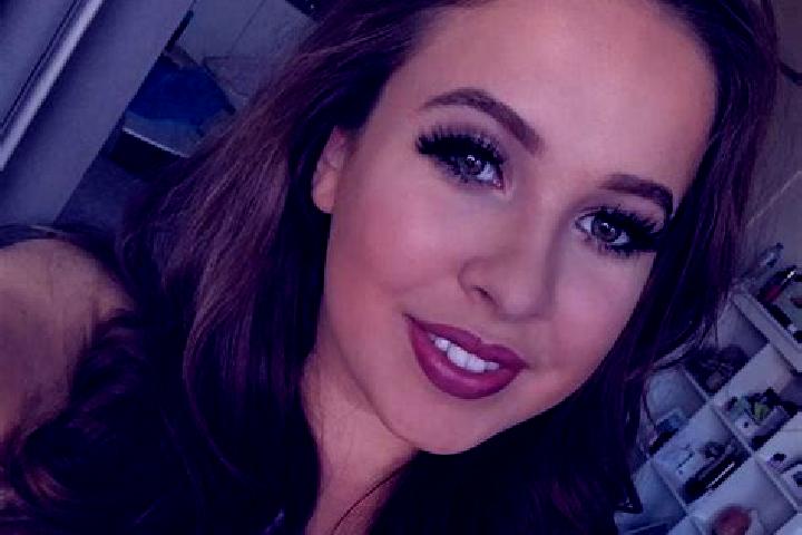 Elizabeth, 20, a auburn amber-eyed indian companion based in Sydney Olympic Park. Offering Tantra, 69, Prostate Massage, Striptease, A-Level. Available for i...