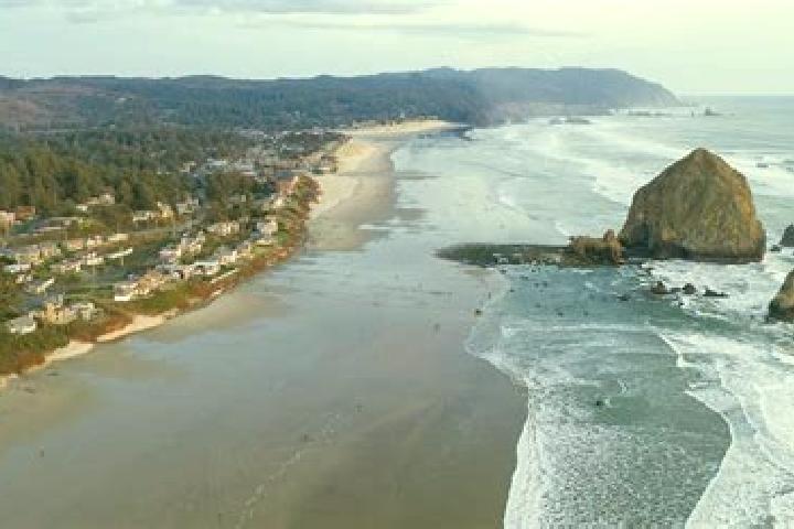 Elizabeth, 20 — Escort in Cannon Beach, United States