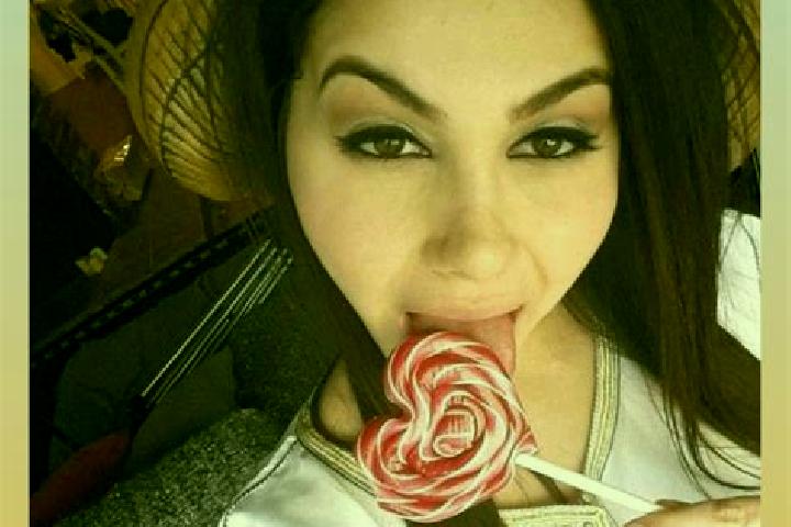 Elizabeth, 20 — Escort in Cladova, Romania