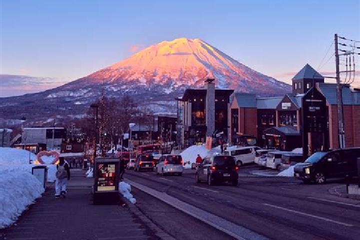 Elizabeth, 20 — Escort in Niseko, Japan