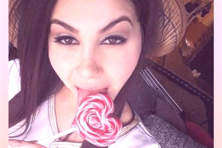 Elizabeth, 20 — Escort in Xishaping, China