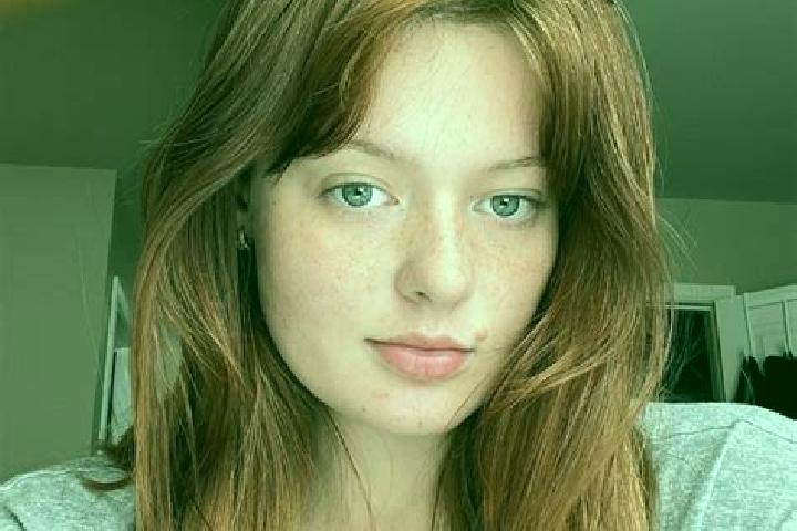 Elizabeth, 21, a red green-eyed mixed companion based in Ciekek. Offering Travel Companion, Fetish. Available for incall and outcall, overnight bookings avai...