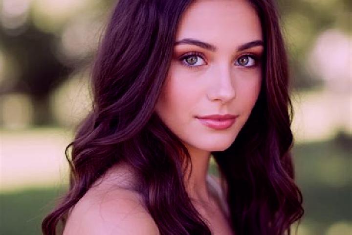 Elizabeth, 22, a brunette hazel-eyed asian companion based in Hallbergmoos. Offering Girlfriend Experience, Dinner Date, Domination. Available for incall and...