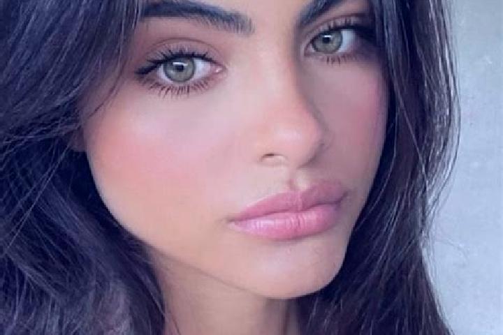 Elizabeth, 23, a brunette green-eyed european companion based in Daya Nueva. Offering Travel Companion, Fetish, Duos. Available for incall and outcall, overn...