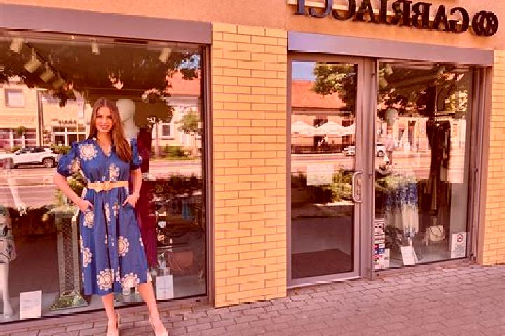 Elizabeth, 23 — Escort in Lapos, Romania