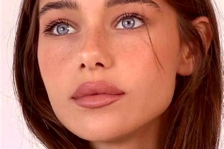Elizabeth, 24, a brunette brown-eyed middle eastern companion based in Botoroaga. Offering Travel Companion, Deep French Kissing, Party Girl. Available for i...