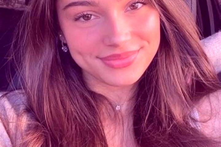 Elizabeth, 24, a chestnut hazel-eyed middle eastern companion based in Marata. Offering CIM, Deep French Kissing, Dinner Date. Available for incall and outca...