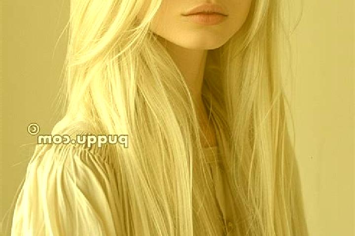 Elizabeth, 24, a platinum blonde blue-eyed mediterranean companion based in Omanjska. Offering Deep French Kissing, Dinner Date, Couples. Available for incal...