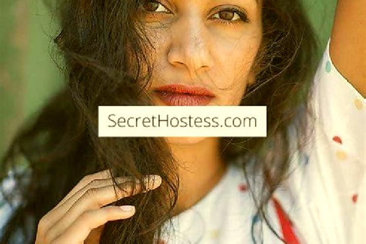 Elizabeth, 24, a red green-eyed indian companion based in Trikarpur North. Offering Roleplay, Party Girl, Erotic Massage. Available for incall and outcall, o...