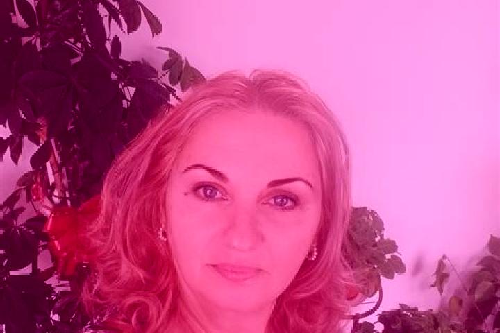Elizabeth, 24 — Escort in Bichigi, Romania