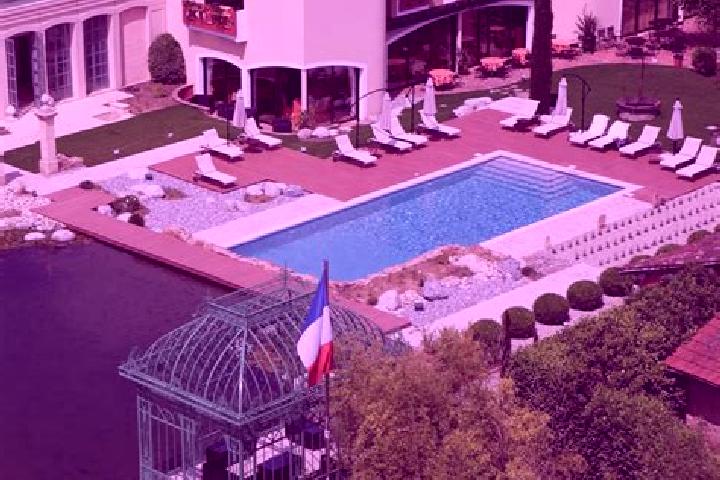 Elizabeth, 24 — Escort in Buellas, France