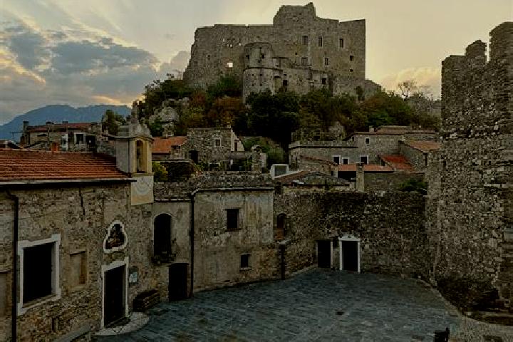 Elizabeth, 24 — Escort in Castelvecchio di Rocca Barbena, Italy
