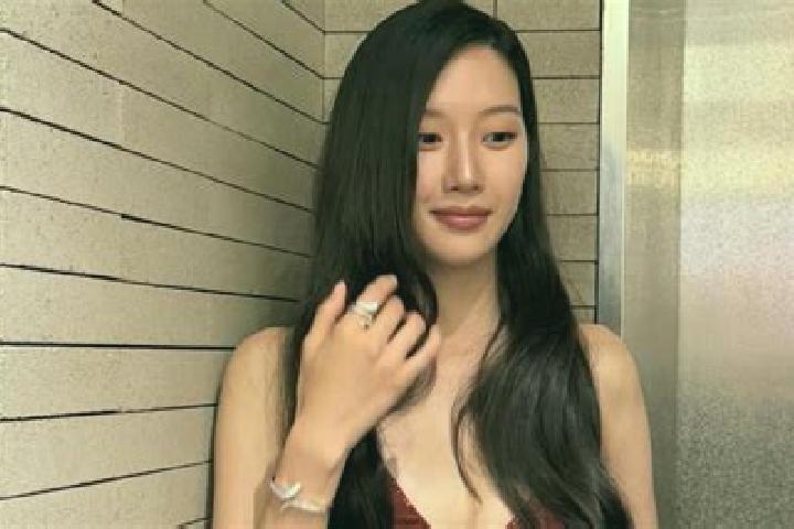 Elizabeth, 24 — Escort in Ye Mun, Myanmar