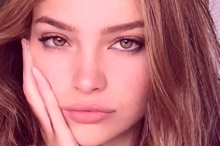 Elizabeth, 25, a blonde hazel-eyed mediterranean companion based in Bercimuel. Offering Deep French Kissing, Overnight, GFE. Available for incall and outcall...
