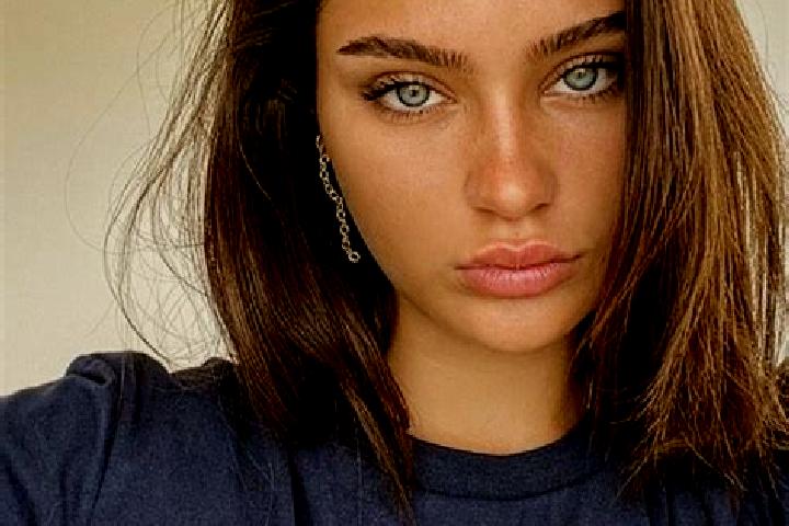 Elizabeth, 25, a brunette dark-eyed caribbean companion based in Timber Lakes. Offering A-Level, Tantra, Duos, Overnight. Available for incall and outcall, d...
