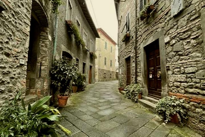 Elizabeth, 25 — Escort in Castiglione di Garfagnana, Italy