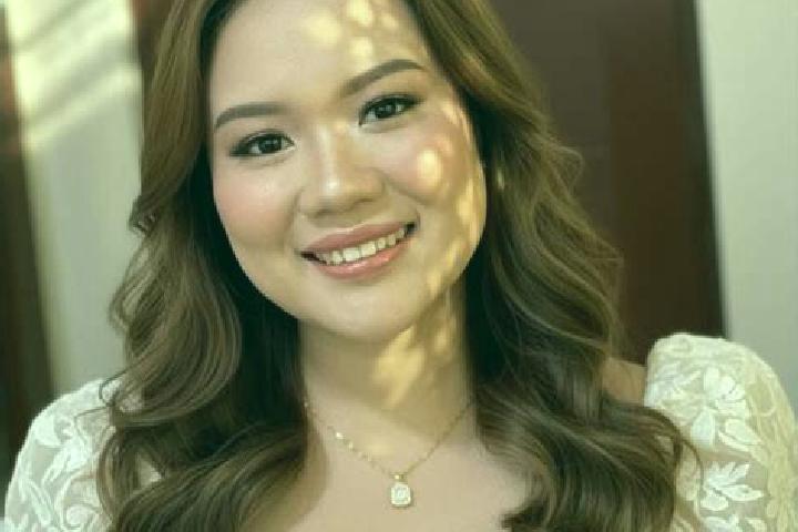 Elizabeth, 25 — Escort in Pambuhan, Philippines