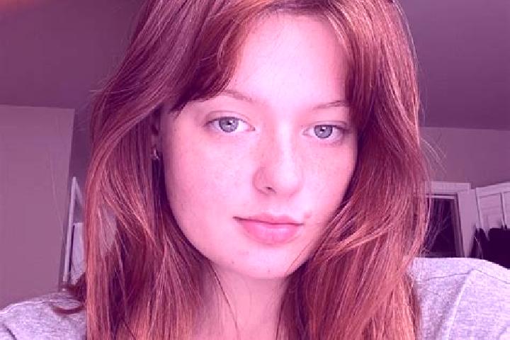Elizabeth, 26, a auburn blue-eyed indian companion based in Aldford. Offering Dinner Date, CIM, A-Level. Available for incall and outcall, day and evening da...