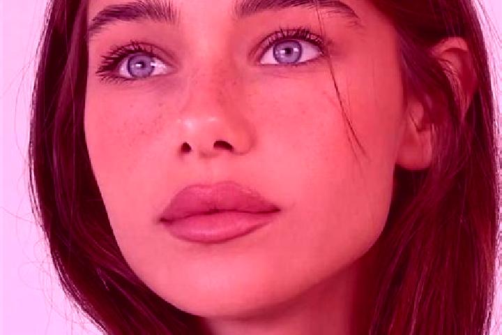 Elizabeth, 26, a brunette brown-eyed mediterranean companion based in Welt. Offering Overnight, A-Level. Available for incall and outcall, overnight bookings...