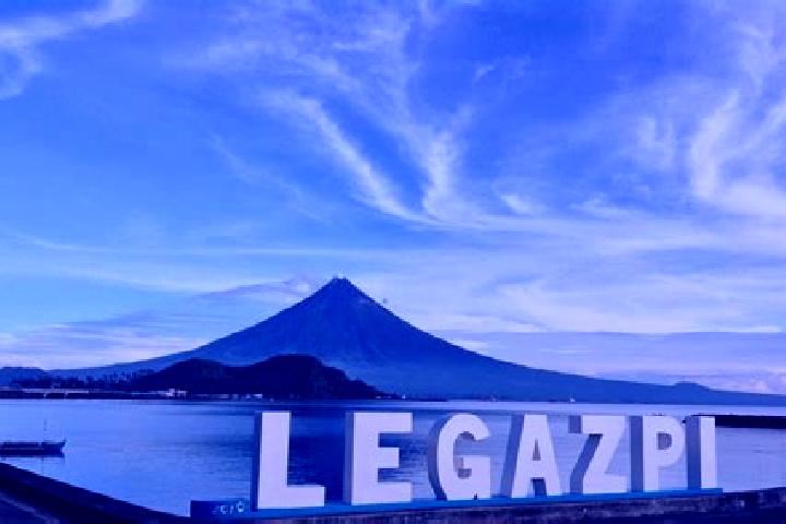 Elizabeth, 26 — Escort in Bigaa, Philippines