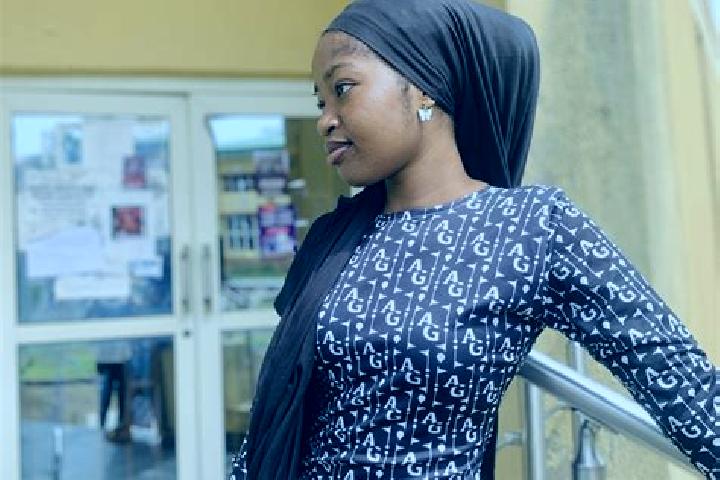 Elizabeth, 26 — Escort in Ifetedo, Nigeria