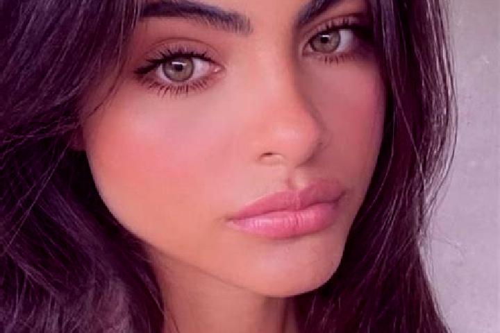 Elizabeth, 27, a brunette brown-eyed european companion based in Kaplan. Offering Girlfriend Experience, OWO, Fetish. Available for incall and outcall, overn...
