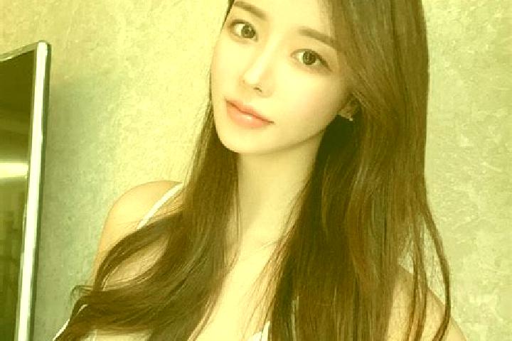 Elizabeth, 27 — Escort in Miaocheng, China