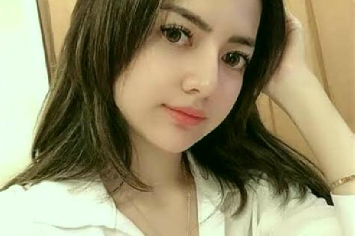Elizabeth, 27 — Escort in Mungkaldatar, Indonesia