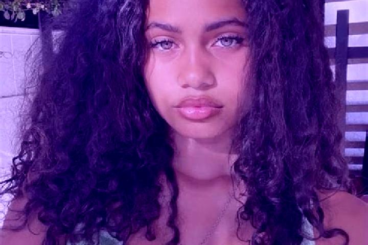 Elizabeth, 28, a chestnut green-eyed mixed companion based in Montesardo. Offering Party Girl, Deep French Kissing, Massage. Available for incall and outcall...