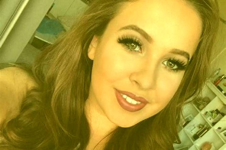 Elizabeth, 28, a red dark-eyed mixed companion based in Newcastle. Offering Tantra, Fetish, CIM. Available for incall and outcall, day and evening dates.