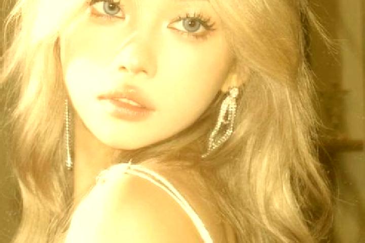 Elizabeth, 29, a blonde blue-eyed asian companion based in Bandikui. Offering GFE, Fetish, Domination. Available for incall and outcall, day and evening dates.