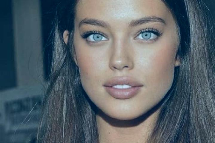 Elizabeth, 30, a brunette dark-eyed mediterranean companion based in Oliveira dos Brejinhos. Offering Dinner Date, Overnight, Erotic Massage. Available for i...