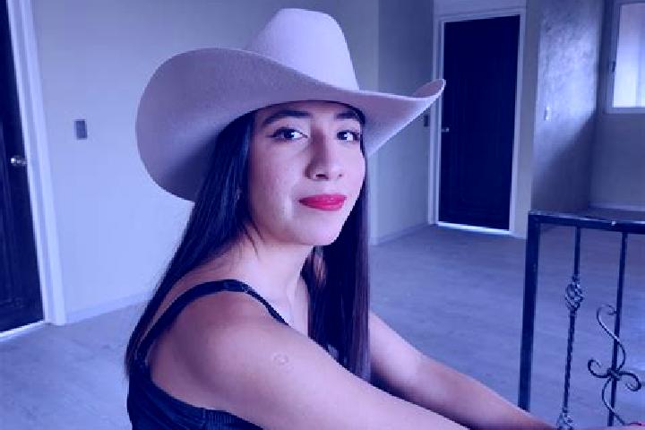 Elizabeth, 30 — Escort in Santiago Tlapacoya, Mexico
