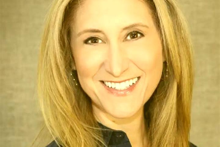 Elizabeth, 31, a blonde dark-eyed latina companion based in San Antonio Texas. Offering Erotic Massage, Party Girl, Couples. Available for incall and outcall...