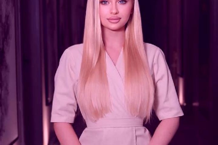 Elizabeth, 31, a dark blonde amber-eyed slavic companion based in Chatelet. Offering Dinner Date, Tantra, Erotic Massage. Available for incall and outcall, d...