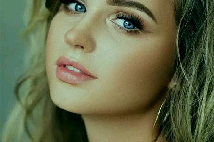 Elizabeth, 31, a dark blonde blue-eyed mediterranean companion based in Iberia. Offering Striptease, Travel Companion. Available for incall and outcall, over...