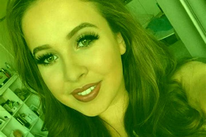 Elizabeth, 31, a red dark-eyed mediterranean companion based in Temimilco. Offering Party Girl, Couples, Striptease, Dinner Date. Available for incall and ou...
