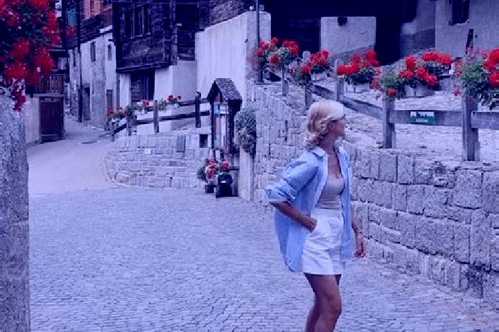 Elizabeth, 31 — Escort in Jaun, Switzerland