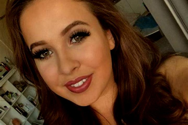 Elizabeth, 32, a auburn brown-eyed european companion based in Princes Hill. Offering CIM, Domination, Deep French Kissing, Striptease. Available for incall ...