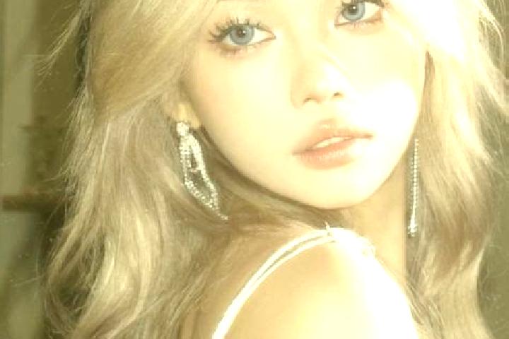 Elizabeth, 33, a blonde amber-eyed asian companion based in Marbachcheh. Offering OWO, Overnight, Striptease. Available for incall and outcall, day and eveni...