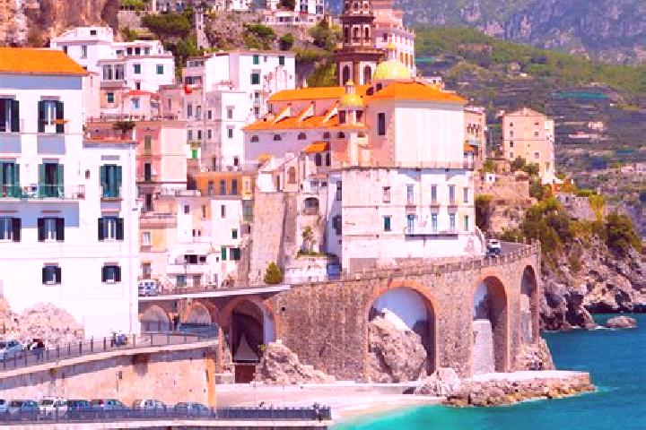 Elizabeth, 33 — Escort in Monsano, Italy