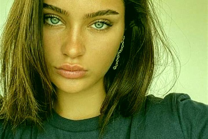 Elizabeth, 34, a brunette dark-eyed indian companion based in Gumel. Offering CIM, 69. Available for incall and outcall, overnight bookings available.