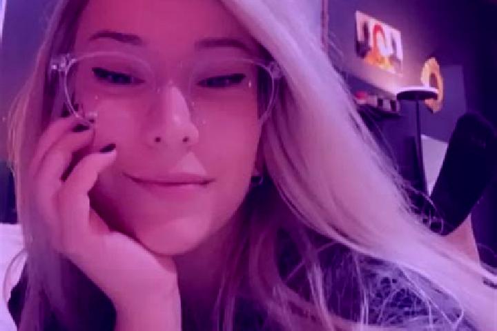 Elizabeth, 34, a dark blonde dark-eyed latina companion based in Bourcefranc-le-Chapus. Offering Duos, CIM, GFE, OWO. Available for incall and outcall, day a...