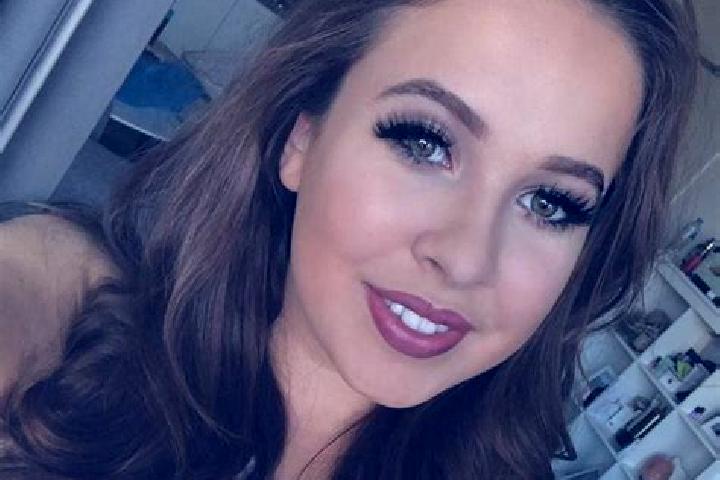 Elizabeth, 34, a red amber-eyed mixed companion based in Hettinger. Offering Girlfriend Experience, Party Girl, Striptease, 69, CIM. Available for incall and...