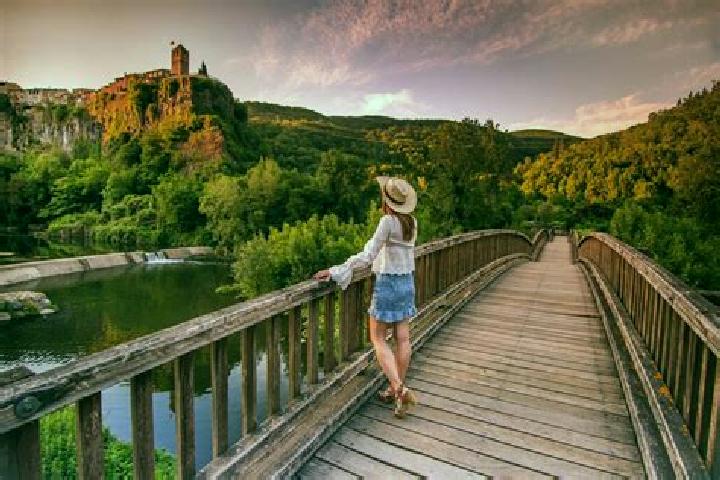 Elizabeth, 34 — Escort in Castellfollit de Riubregos, Spain